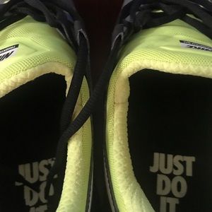 Nike Shoes - Finger trap Nike Max Nike Shoes - Finger trap Nike Max